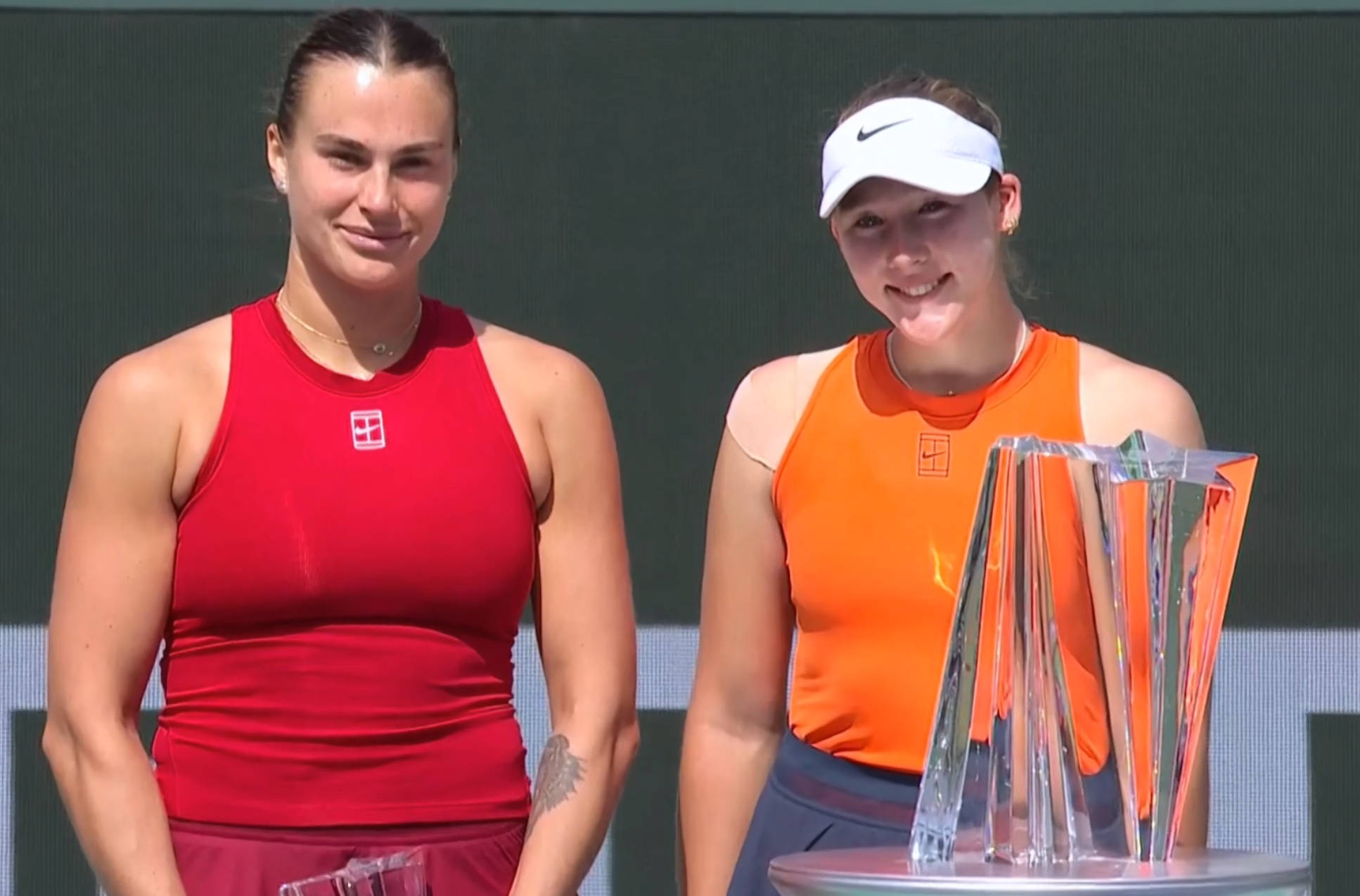 包含莎拉波娃巅峰对决，Uzi与80激战巴黎圣日耳曼分钟，战术调整胜负难料！的词条