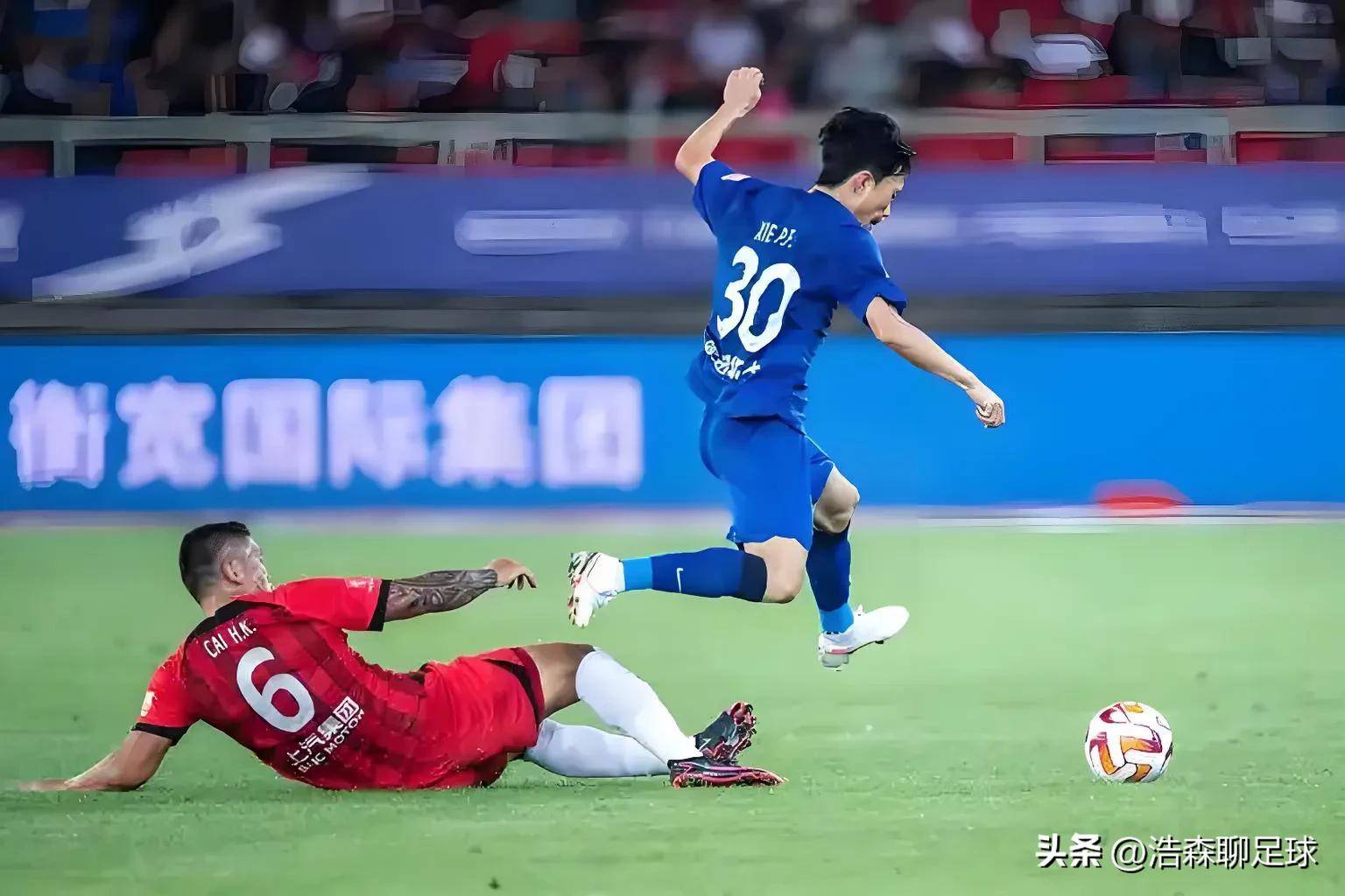 亚博体育APP关于里程碑夜！武汉三镇刷新队史纪录，中超集结日刷纪录，信心回归，年轻球员得到机会的信息